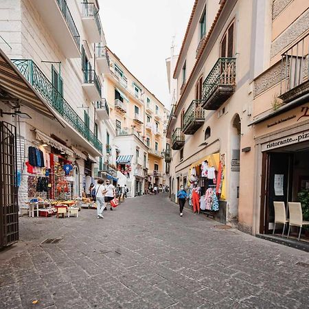 Appartement White Amalfi Centro Storico By Italianhost Extérieur photo