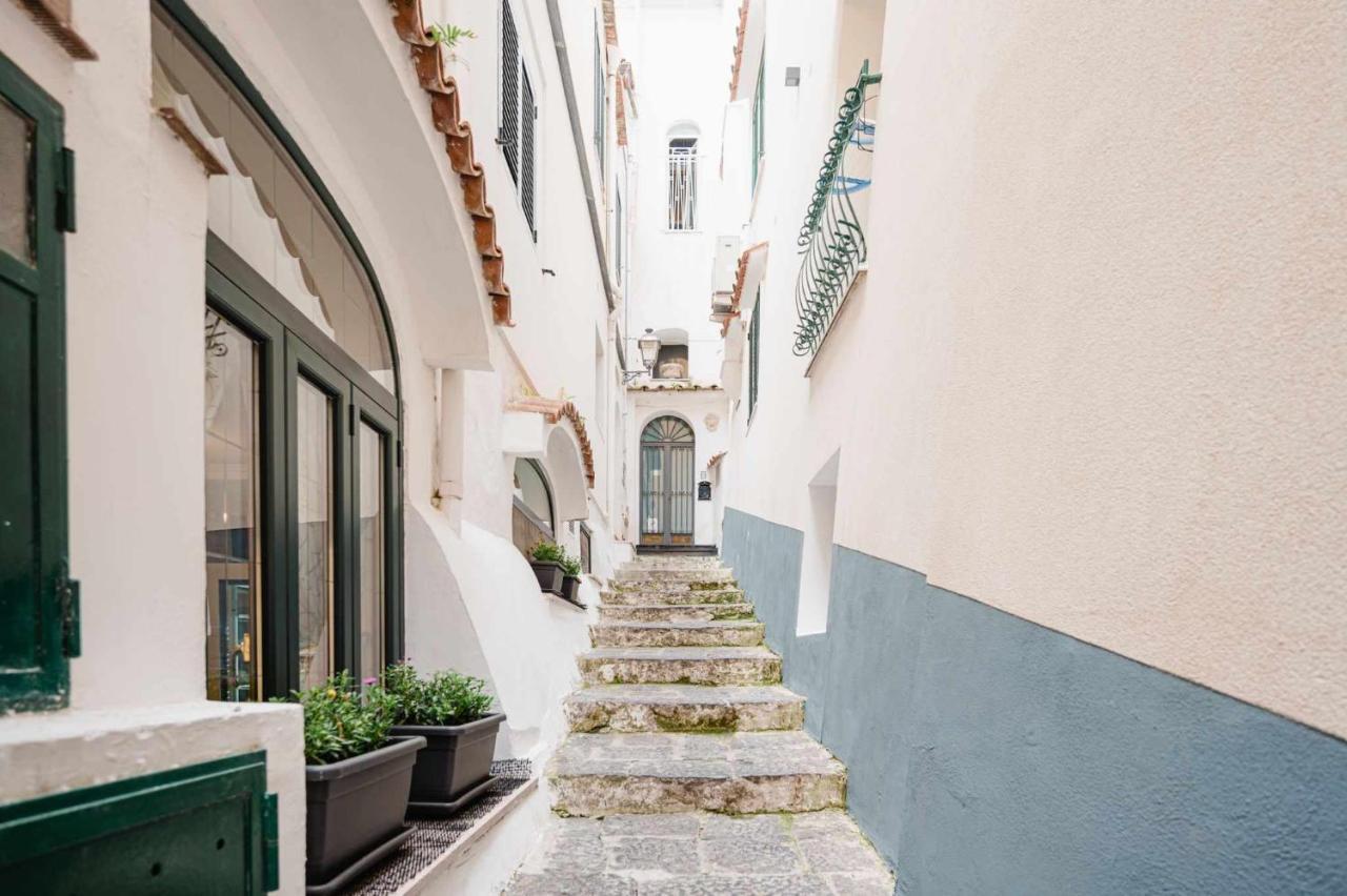 Appartement White Amalfi Centro Storico By Italianhost Extérieur photo